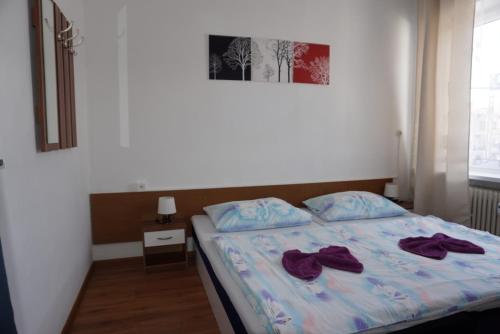 2 twin beds