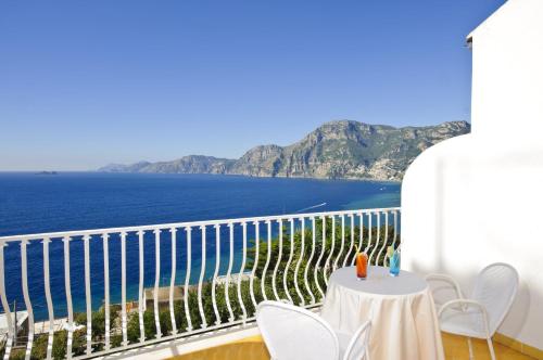 Queen Room with Sea View