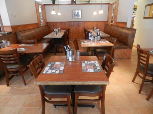 麥森切茲勞倫特旅館 (Maison Chez Laurent) in 聖於爾班(QC)