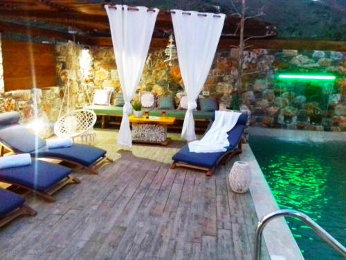 Villa Aeolus with private overflow, endless, heated pool