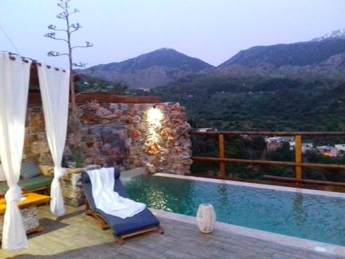 Exterior view of Villa Aeolus with private overflow, endless, heated pool