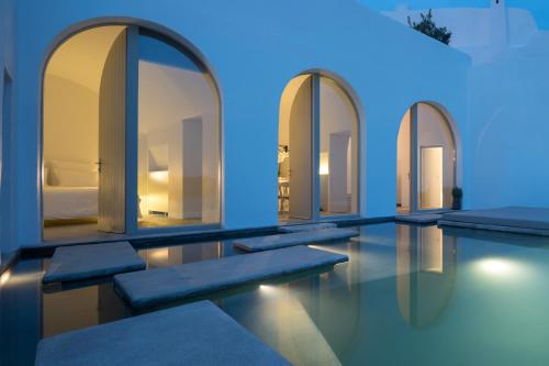 Echoes Luxury Suites Stop at Echoes Luxury Suites of Oia by Canvas to discover the wonders of Santorini. Featuring a satisfying list of amenities, guests will find their stay at the property a comfortable one. Daily house