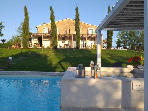 Swimming pool, Le Maracla Country House in Jesi