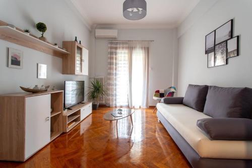  Lux & Stylish Renovated Aprt close to city center !, Pension in Athen