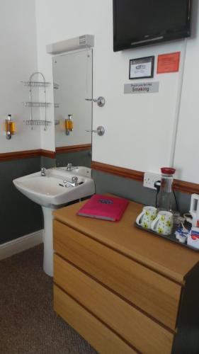 Oakcliffe Hotel - image 7
