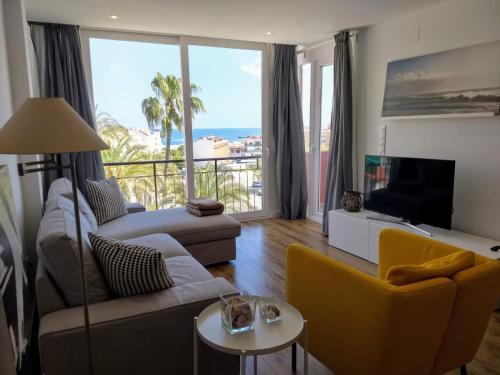  Larala 01- Nuevo apartamento en el Arenal con vistas al mar in Jávea