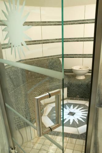 Hotel Alpina - image 2