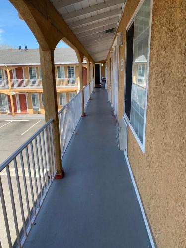 Budget Inn Santa Cruz - image 7