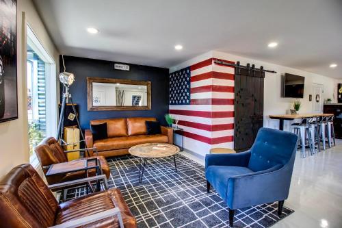 Americana Modern Hotel Redding