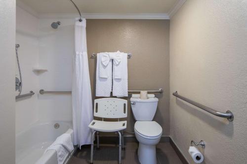King Room with Bath Tub - Disability Access/Non-Smoking