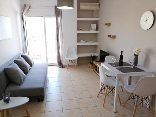  Sunny Apartment near the Beach in Sitia