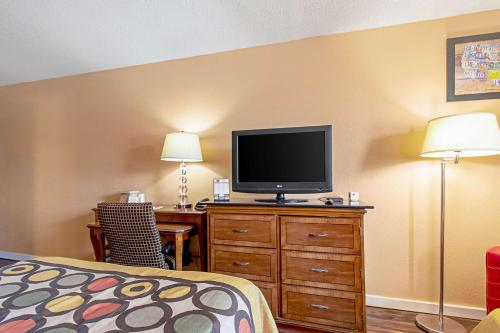 Econo Lodge - main image