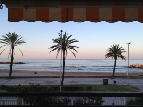 Apartamento Primera Linea de Mar, Cunit