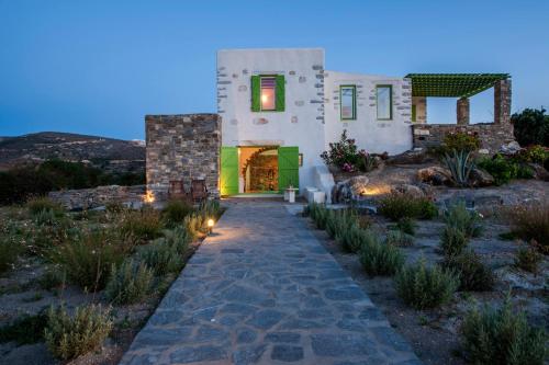 Villa Aeolos with 2 private pools in Sarakíniko