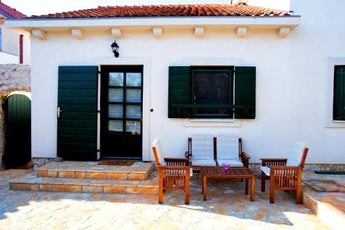  Studio apartman - MELLITUS, Pension in Molat