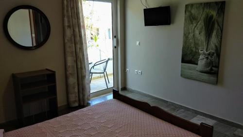  Marina Rooms in Paralia Kallonis