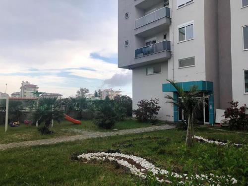  Alanya rezidans 2+1 room with a sea view in Alanya