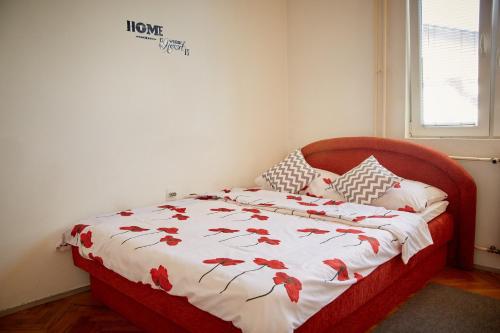 Central Tuzla apt - free parking - image 6