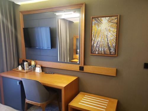 FOUR SEVEN HOTEL - image 7