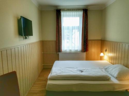 1 twin bed