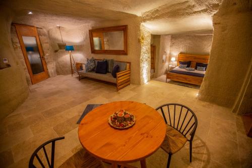Azure Cave Suites - image 7