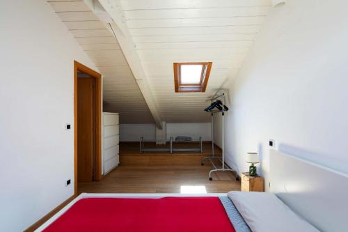 Spaccanapoli casa tre santi