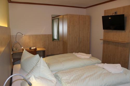 1 queen bed