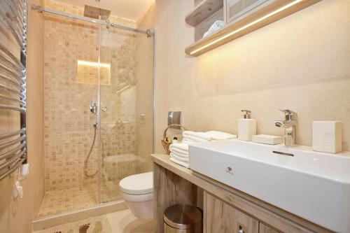 HostGost at Skadarlija square - image 9