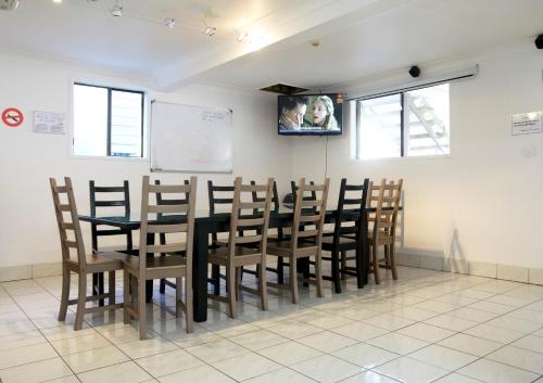 Restaurant, Gonow Family Backpackers Hostel in Brisbane