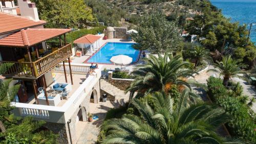 Alonissos beach villa 5 steps away from the sea - image 11