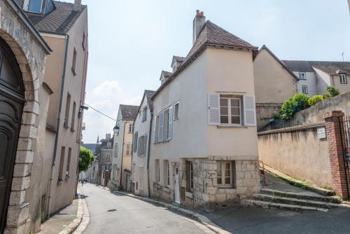 Le Saint-Aignan, Nuits-chartraines, Parking privé a quelques minutes, 3 étoiles