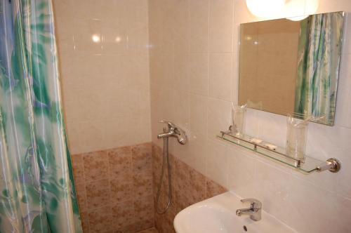 Hotel Vitosha - image 8