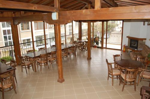 Hotel Vitosha - image 6