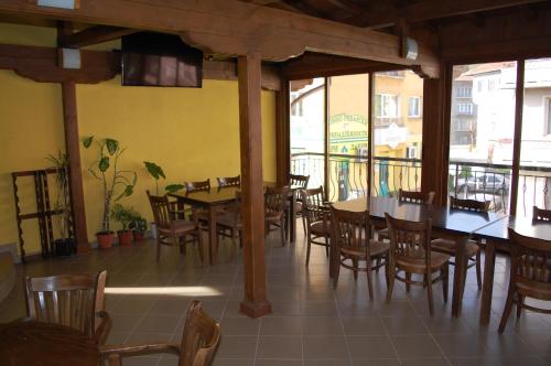Hotel Vitosha - image 9