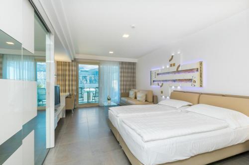 Hotel Vega - image 2