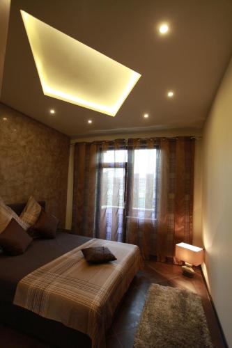 Brown Cottage Apartment - image 13