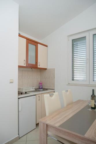 Apartments Mako - image 7