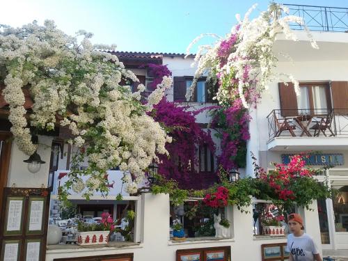 Mouria Hotel - main image