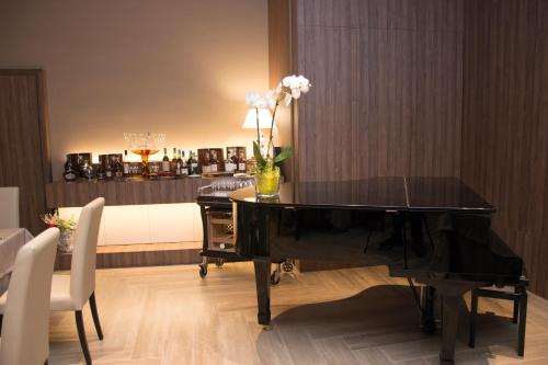 ห้องอาหาร, Hotel Commercio in บัตติปักเลีย