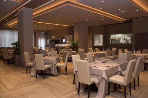 ห้องอาหาร, Hotel Commercio in บัตติปักเลีย