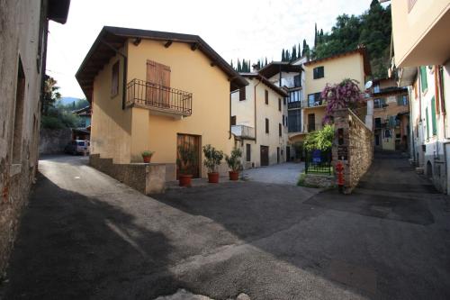  Casa Marsilva - holiday apartment in old town centre, near the lake in Toscolano-Maderno