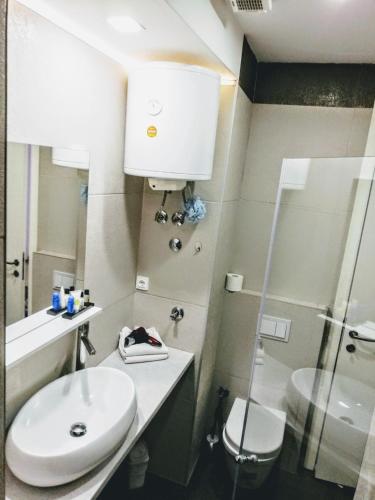 Studio Apartment image 7
