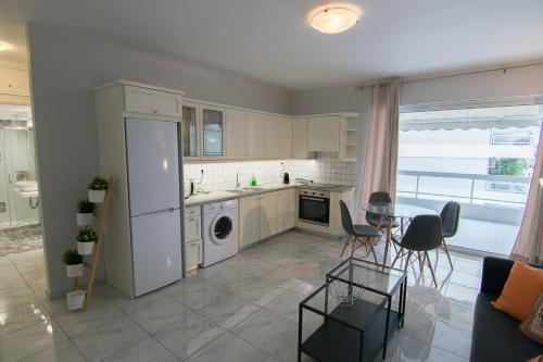  Bright Modern Apartment, Unterkunft in Patras