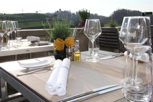 Restaurant, Hotel & Restaurant Schloss Schwandegg in Oberstammheim