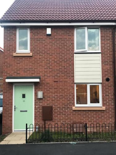Double Room, Lockable Door, Close To Ricoh Arena And Uni Hospital,