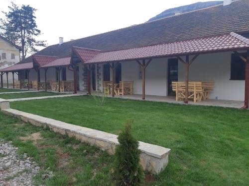 Apartmani Gmitrovic - image 13