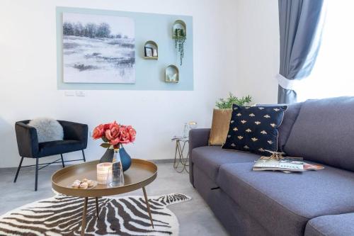 Beautiful 1 bedroom in great central area - image 11