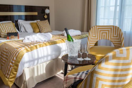 2 twin beds