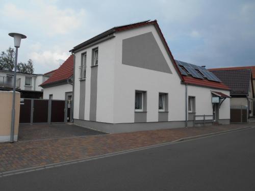Viesnīcas āriene, Ferienapartment-Monteurwohnung-Muldestausee in Muldestausee