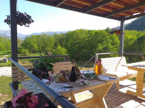 Restoran, Camp Sunny Hills in Virpazar